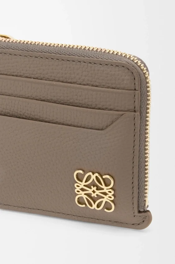 Anagram Square Coin Cardholder in Pebble Grained Calfskin Anagram Square Coin Cardholder in Pebble Grained Calfskin