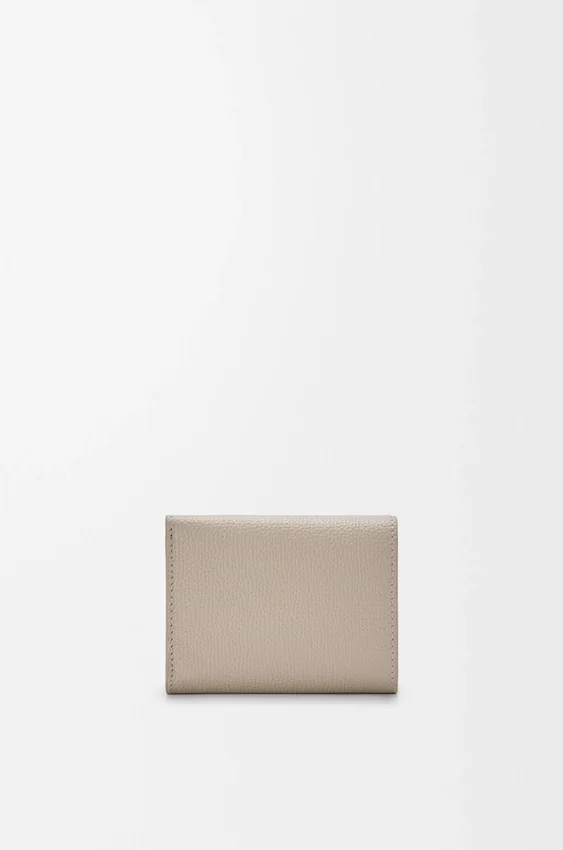 Anagram Trifold Wallet in Pebble Grained Calfskin Anagram Trifold Wallet in Pebble Grained Calfskin
