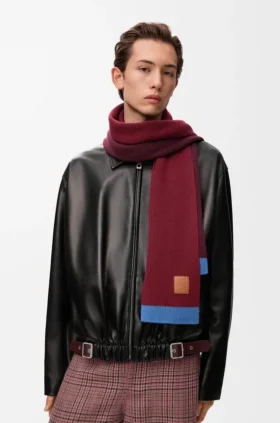 Asymmetric Scarf in Wool