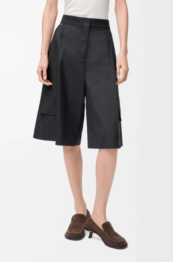 Cargo Shorts in Wool Cargo Shorts in Wool
