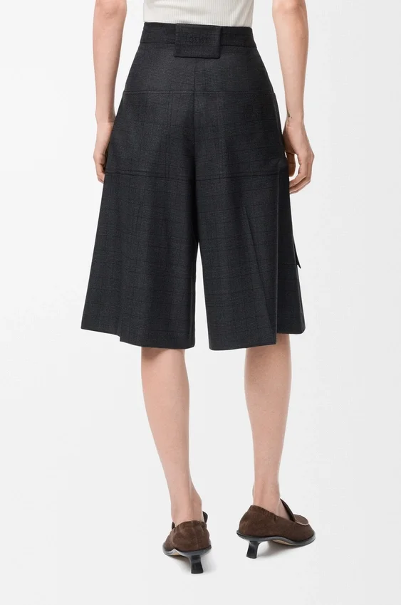 Cargo Shorts in Wool Cargo Shorts in Wool