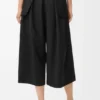 Cropped Cargo Trousers in Wool Cropped Cargo Trousers in Wool