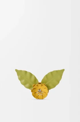 Flower Pin in Calfskin Flower Pin in Calfskin