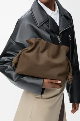 Medium Flamenco Clutch in Grained Nubuck
