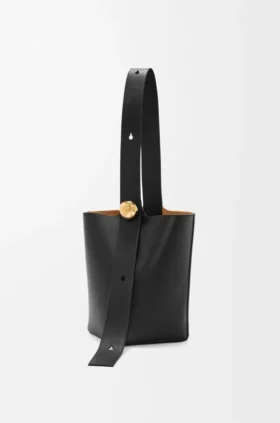 Medium Pebble Bucket in Smooth Calfskin