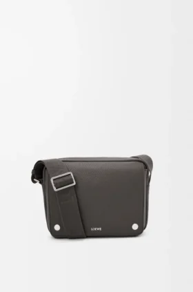 Medium Pebble Messenger Bag in Supple Grained Calfskin