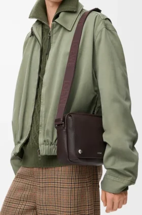Medium Pebble Messenger Bag in Supple Grained Calfskin