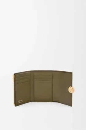 Pebble Small Vertical Wallet in Pebble Grained Calfskin