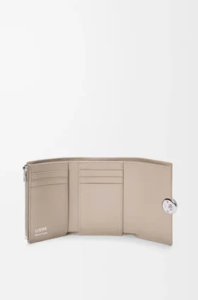 Pebble Small Vertical Wallet in Pebble Grained Calfskin