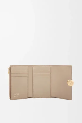 Pebble Small Vertical Wallet in Shiny Nappa Calfskin