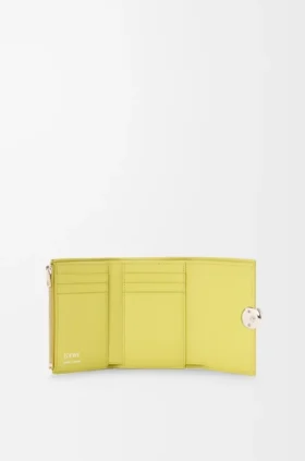 Pebble Small Vertical Wallet in Shiny Nappa Calfskin