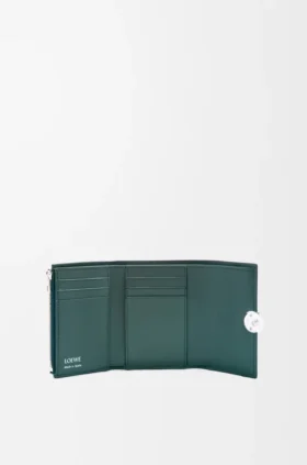 Pebble Small Vertical Wallet in Shiny Nappa Calfskin