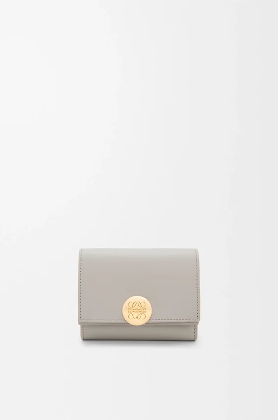 Pebble Trifold Wallet in Shiny Nappa Calfskin Pebble Trifold Wallet in Shiny Nappa Calfskin
