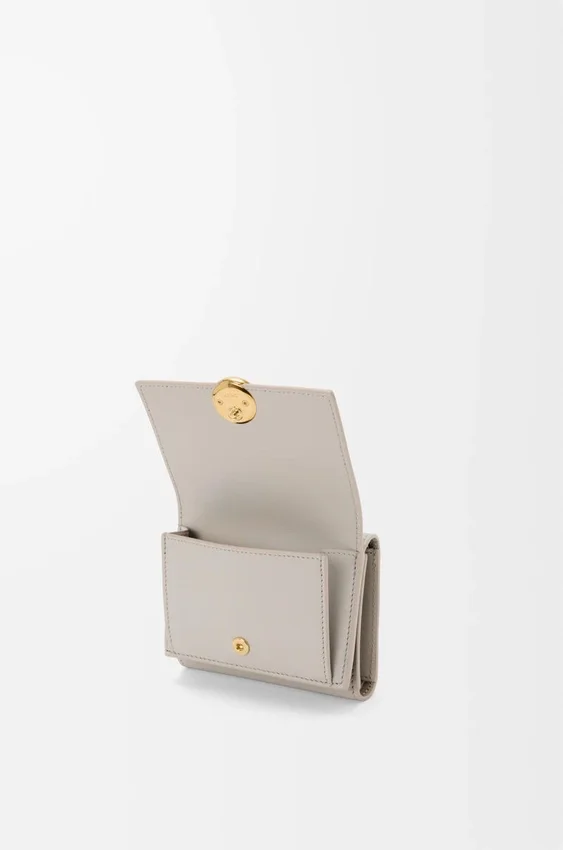 Pebble Trifold Wallet in Shiny Nappa Calfskin Pebble Trifold Wallet in Shiny Nappa Calfskin