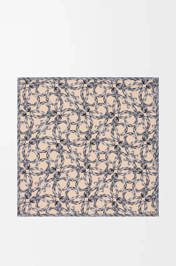 Scarf in Silk Scarf in Silk