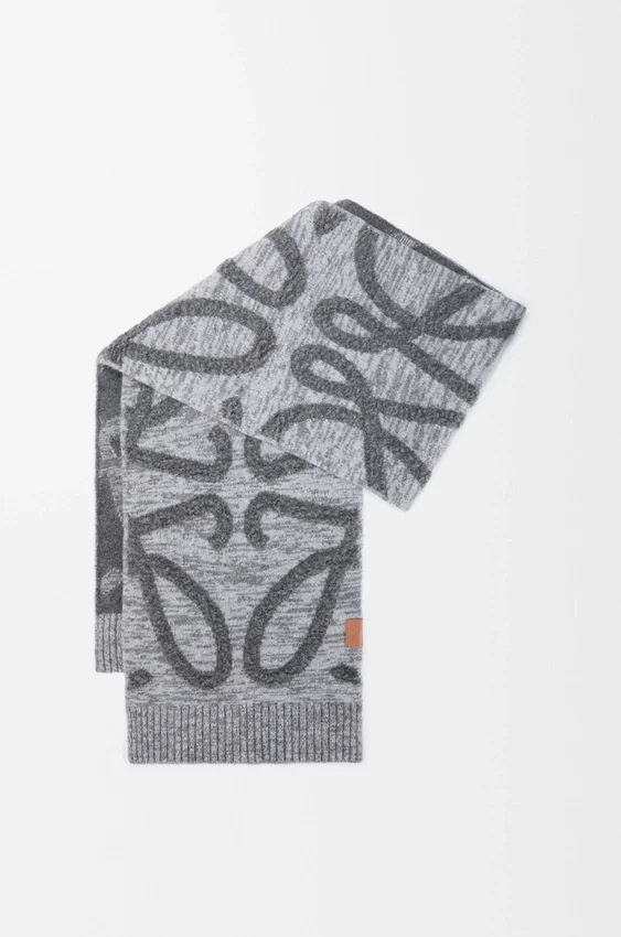 Scarf in Wool and Cashmere Scarf in Wool and Cashmere