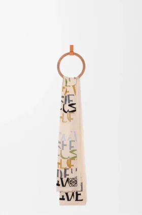 Scarf in Wool, Silk and Cashmere Blend